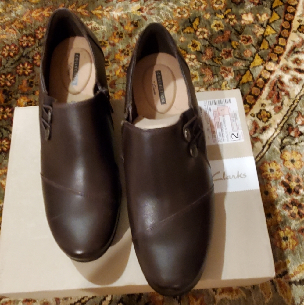 Clarks Booties - Picture 3 of 4
